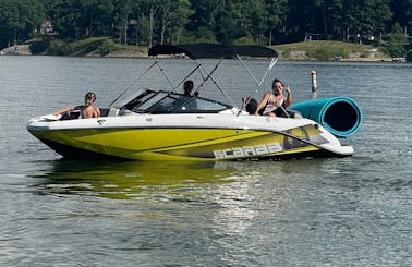 Jet boat at Racoon Lake in Rockville, Indiana