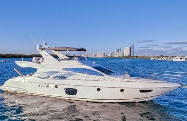 Captained luxury Azimut Flybridge 62' yacht for rent in Miami