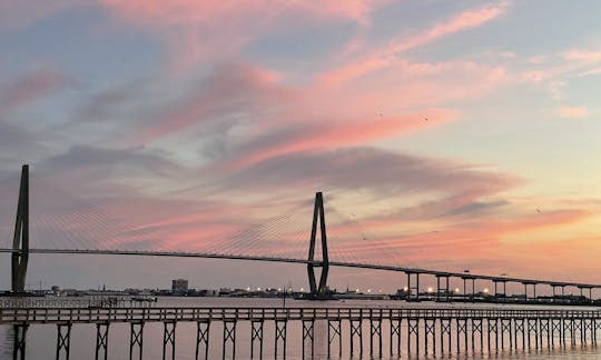 チャールストンのカスタマイズ可能なプライベートチャーター!イルカ*サメの歯*夕日*港*