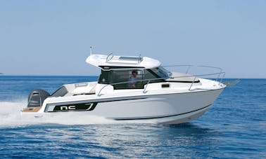 Jeanneau NC795 powerboat 