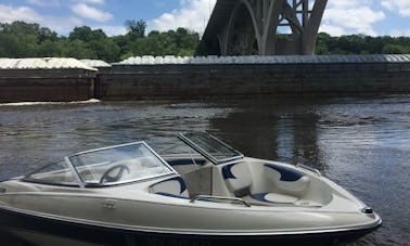 17’ Glastron Boat Rental with Captain on Prior Lake, Minnesota