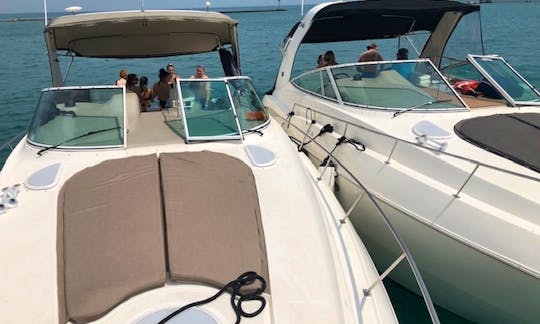 LUXURY - Spacious, Clean 40' Cruiser's Yacht (Super Owner) in Chicago, IL!!