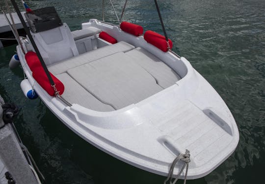Barco Roto 450s para alugar em Island Rab 