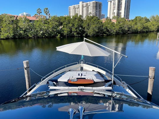 YACHT SUNSEEKER EXQUIS DE 90 PIEDS - EXPÉRIENCE DE LOCATION DE LUXE