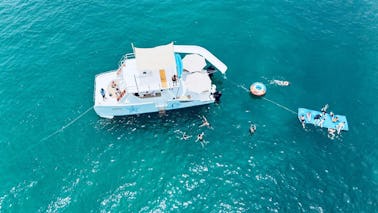 HERMOSO CATAMARAN MARGARITA NUEVO DE LUJO EN PUERTO VALLARTA Y BAHIA DE BANDERAS