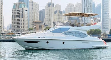 LUJOSO YATE AZIMUT DE 45 PIES PARA NAVEGAR EN DUBAI