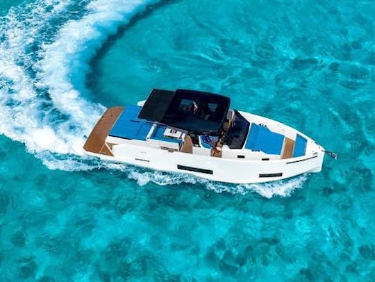 42ft Incredible De Antonio Motor Yacht in Cancún, Up to 12 Guests 