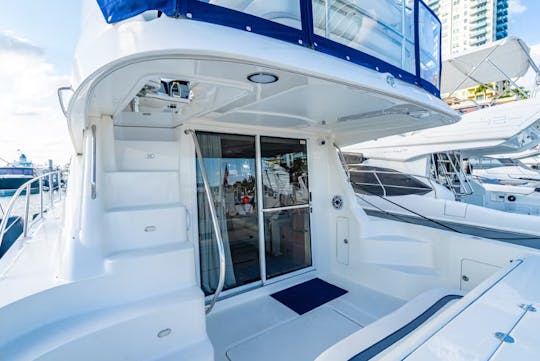 ¡Nuevo yate a motor SeaRay de 48 pies en Miami Beach!