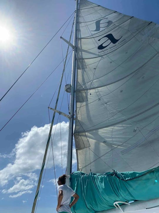 Crucero en catamarán Lagoon 47 por las islas de Krabi y la bahía de Phang Nga