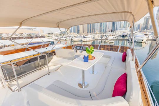 Luxury Yacht ||52 ft ||17 People Capacity