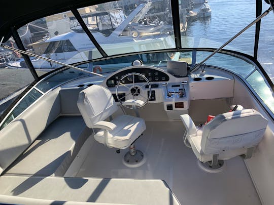 Cruise the lake 🛥️on a 40ft yacht. 4th of July 🎆Seafair Logboom!