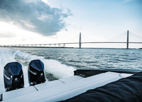 Lujoso barco Mastercraft Aviara de 34 pies en Charleston