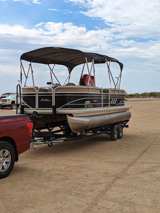 24ft Suntracker Party Barge Pontoon for rent on Lake Pleasant!