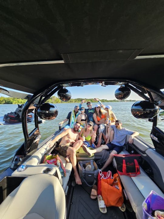 Lake LBJ - Supra SE 450 Wakeboat para 12
