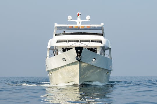 Le premier yacht privé de Musandam — Location de luxe en pension complète de 95 pieds