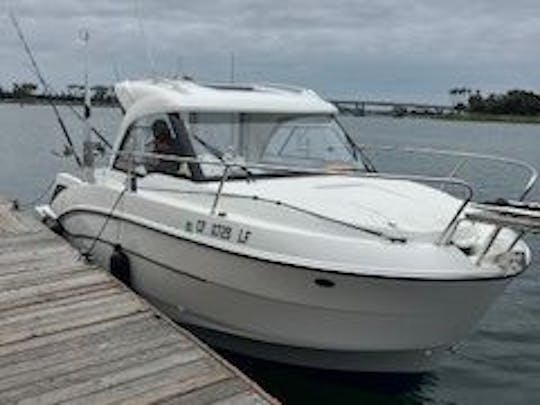 Cruzador de pesca em alto mar Beneteau Antares 7 de alta velocidade