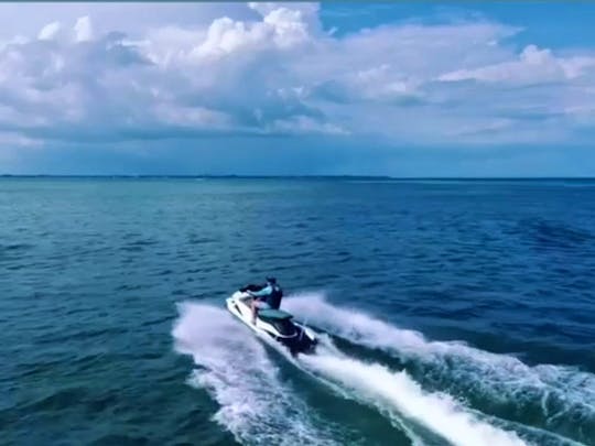 Up to 9 Yamaha WaveRunner Jetskis for Rent! ST Petersburg, Clearwater FL