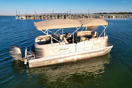 12 Person 24' Sweetwater Tritoon with 150hp motor on Lake Lewisville Texas