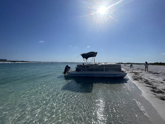 22-ft Sun Trucker Pontoon Boat for up to 10 people with maximum comfort and fun