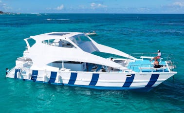 65' Catamaran - Music, Drink, Snack, Captain and Crew Included in Bávaro