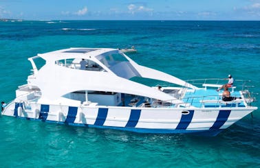🥳PREMIUM YACHT AVAILABLE - Music, Drink, Snack, Captain and Crew Included🧑🏽‍✈