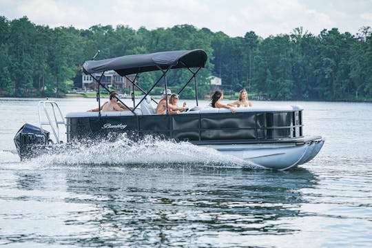 Ponton du lac Keowee 2022, 24 pieds, quai 140 CV (12 personnes), plage, pique-nique, salle de bain