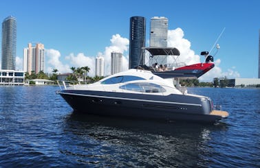 Captivating Miami Beach: Azimut 40' Yacht Charter Experience