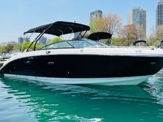 32 FT Sporty Fun Searay Sundeck!