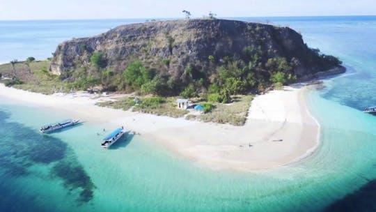 Viaje de campamento de 2 días/1 noche a 17 Island Riung