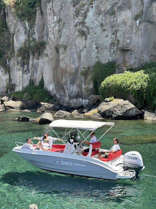 Boat tour in Capri (all inclusive)