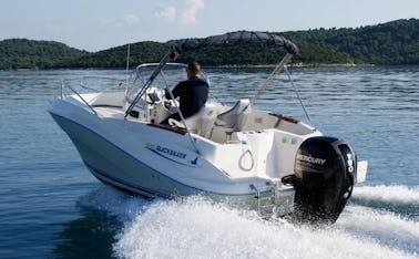 QUICKSILVER 635 COMANDANTE