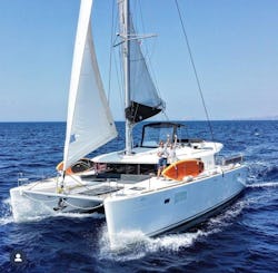 Croisière à Paros à bord d'un catamaran Lagoon de 45 pieds