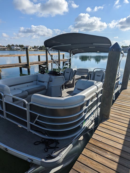 Sandbar Party Pontoon for 12! Free Floating Mat!!