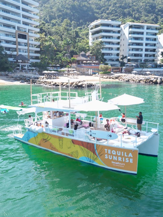 Catamaran Tequila Sunrise