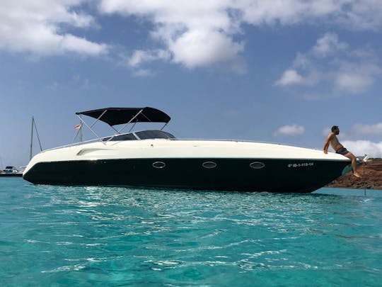 Alquiler de yate a motor Performance 37 «Mokai» en Eivissa, Illes Balears