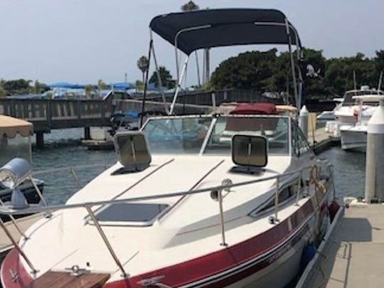 The King of Boats, 25' Sea Ray Sundancer Powerboat in Huntington Beach