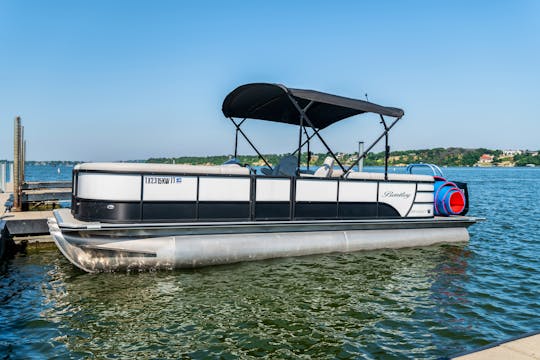 Bentley XLT 23ft Tritoon!! Let’s get Rowdy on the Water!!! 