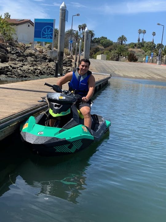 1時間あたり100ドル！SeaDoo スパークトリックスピーカー付き