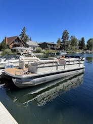 Ponton de 24 pieds avec nouvel intérieur. Bateau Great Tahoe