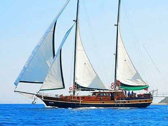 PERI This Wonderful Deluxe Gulet Yacht is 25.m Long and for 10 People