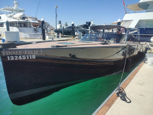 Découvrez le luxe en mer avec le yacht VanDutch de 40 pieds