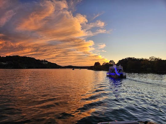 Per Person - Sunset Boat Tour on Lake Austin