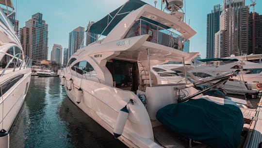 56 pés Majesty Motor Yacht em Dubai JAY