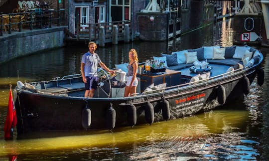 30-35 persons: 'Oceans Canal Boat' in Amsterdam, Netherlands (100% electric)