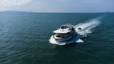 52ft Coastal Cruiser Hakuna Matata