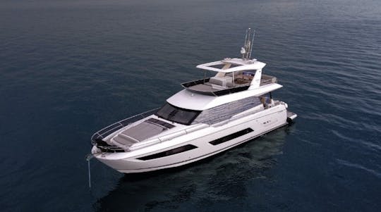 Location de méga-yacht Prestige 680 MALÉ IV Power sur la Côte d'Azur, France