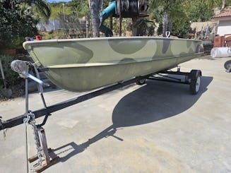 14' Aluminum Jon Boat for Fishing or Cruising the Bay