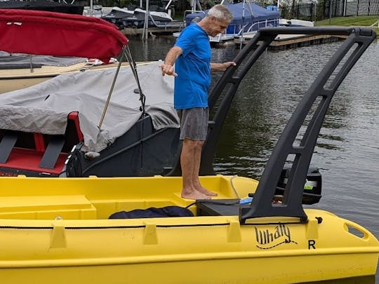 Bateau de pêche Whaly 435R sur le lac Hopatcong, New Jersey