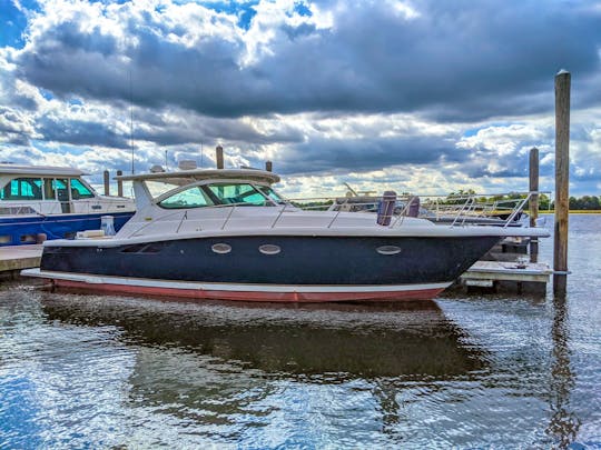 40 Foot Tiara Motor Yacht Rental in Greenport, New York
