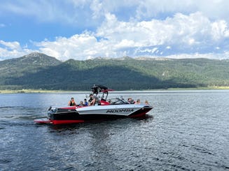 Wakeboat Moomba Makai de 24 pés para alugar em Meridian, Idaho